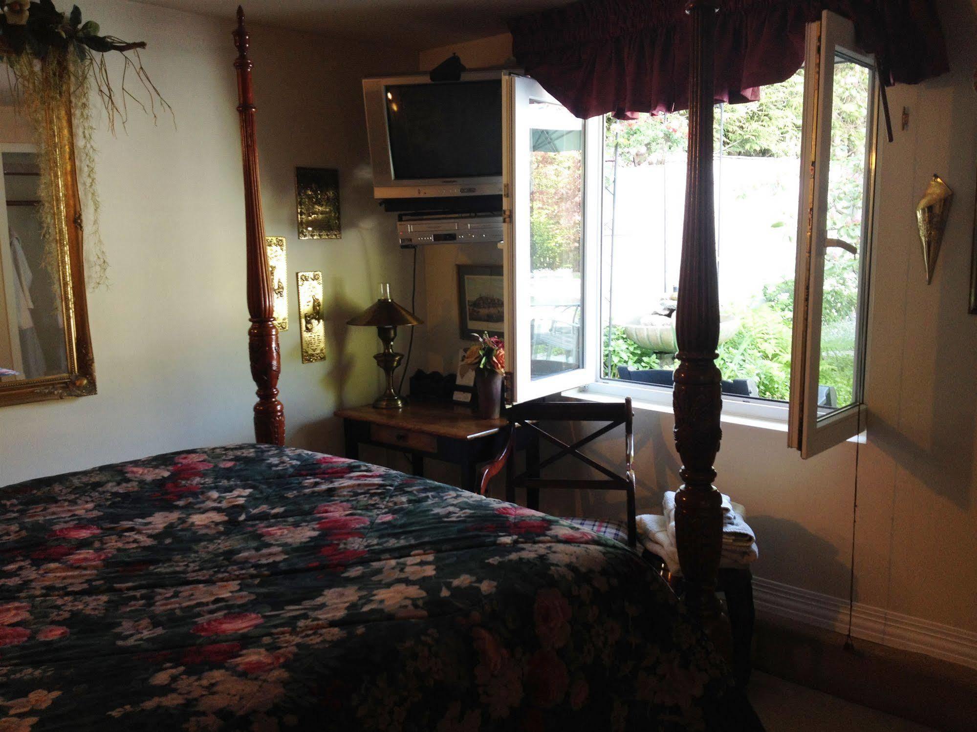 Bed & Breakfast The Stone Hedge Richmond